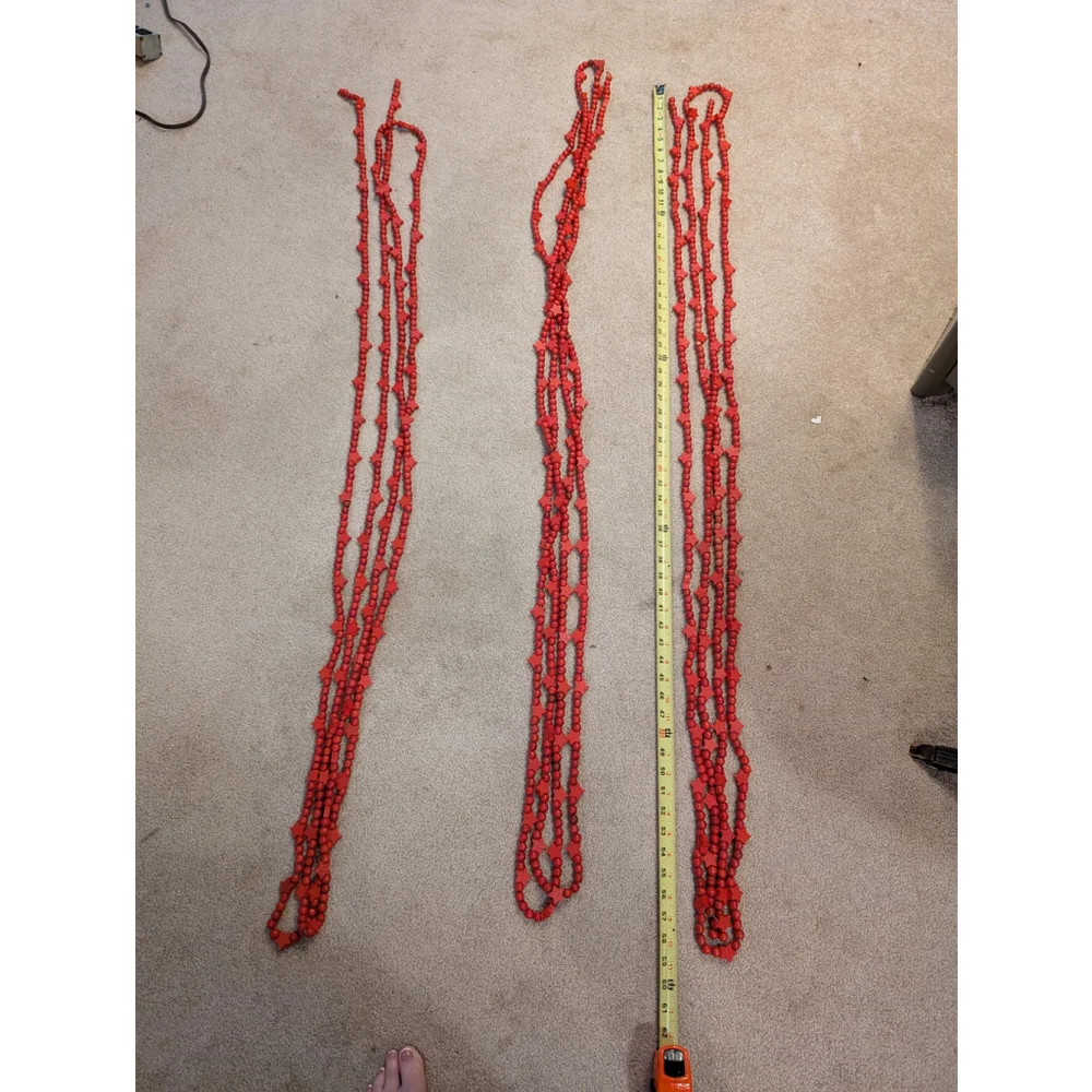 NIB Holiday Time Red Wooden Garland w/2 variations; Set of 5 - Picture 7 of 8